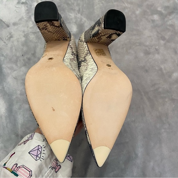 Stuart Weitzman Adria Python Print Pointed Toe Leather Pumps Size 8.5 - Picture 11 of 12